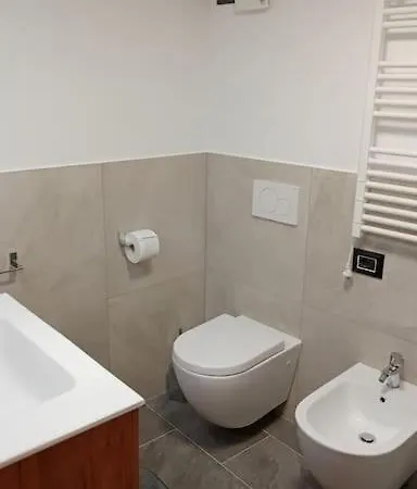 Lo Reinard Apartment Nus