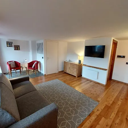 Апартаменты Lo Reinard Нюс