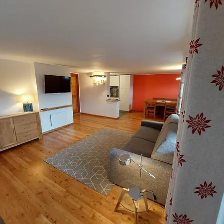 Апартаменты Lo Reinard Нюс